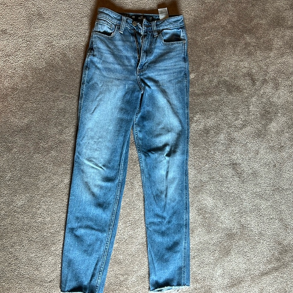 Hollister Ultra High-Rise Mom Jean